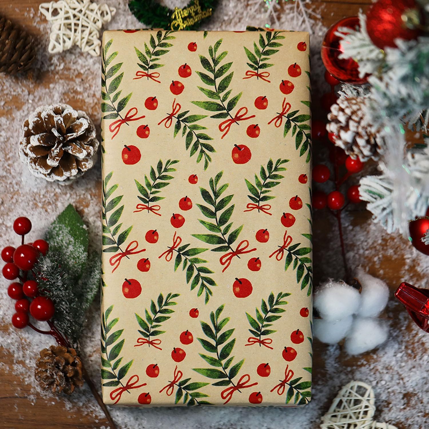 FullJoyHut 2 Rolls Christmas Wrapping Paper Roll, 2 Recyclable Xmas Kraft Wrapping Paper Rolls - 43cm x 15M Each, Plaid Snowflakes Mistletoe Wrap Paper with Tags Strings for Xmas Party Decoration