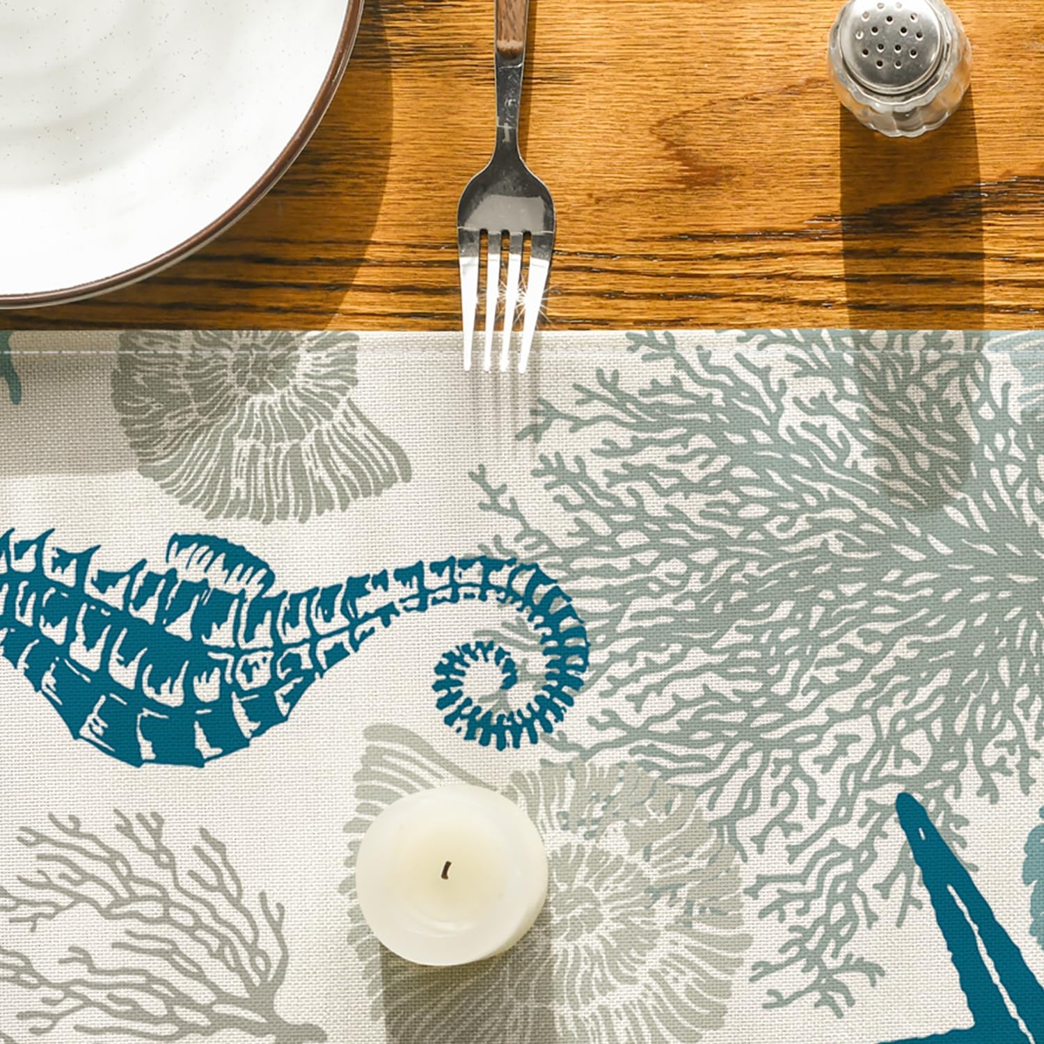Artoid Mode Seahorses Shells Starfish Coral Oceans Summer Table Runner, Spring Kitchen Dining Table Decoration for Home Party Decor